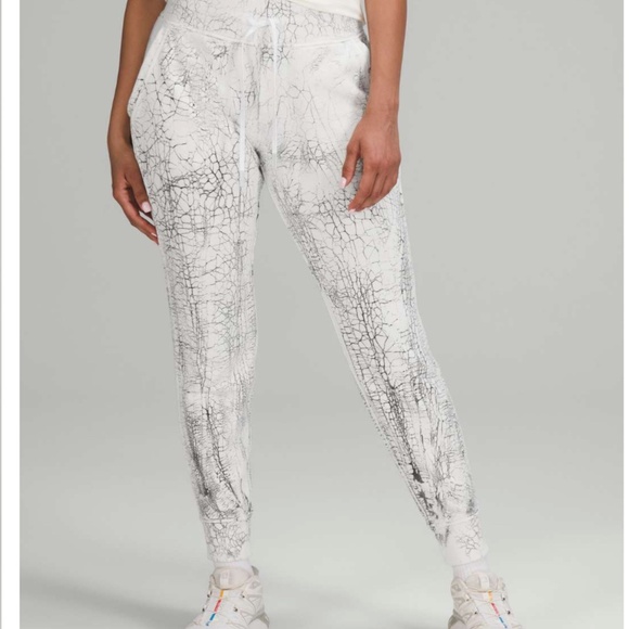 Lululemon Warm Down Jogger *7/8 Length Thread Dye White Black - Picture 2 of 9